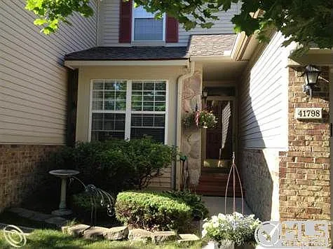 41798 Independence Dr photo 1