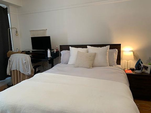 4th image of 820 Jones St #4