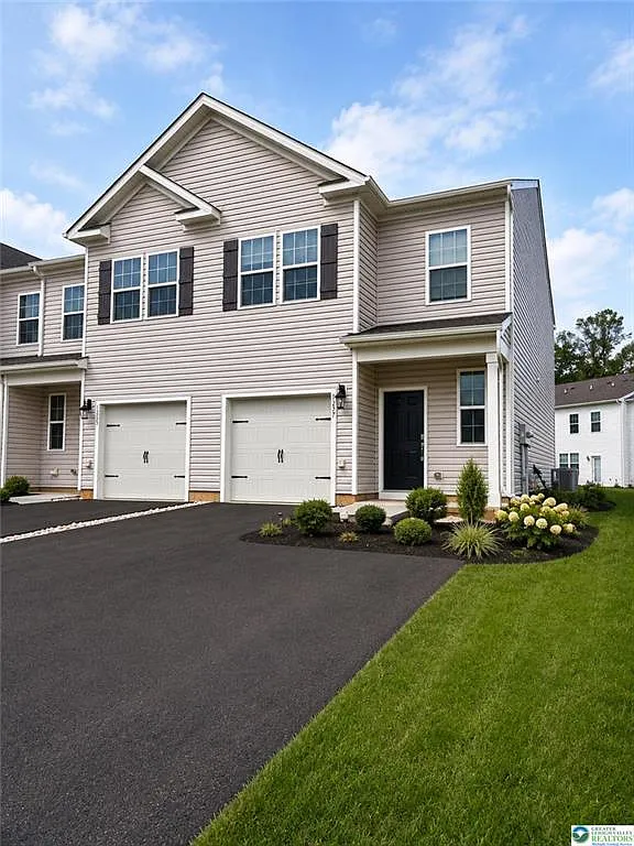 3 bed, 2.5 bath, 1500 sqft, $2,500 — Photo 1