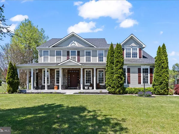 15 Hunters Chase, Etters, PA 17319