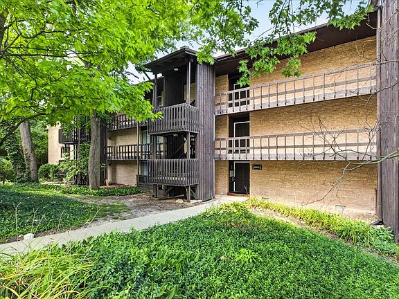 2nd image of 5603 Lakeside Dr APT 3C