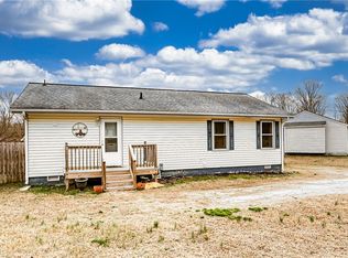 3711 Yard Arm Dr, Chester, VA 23831