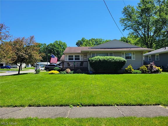 2nd image of 1627 Morris Pl