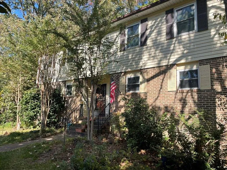 2519 Hawksbury Ln — Photo 3