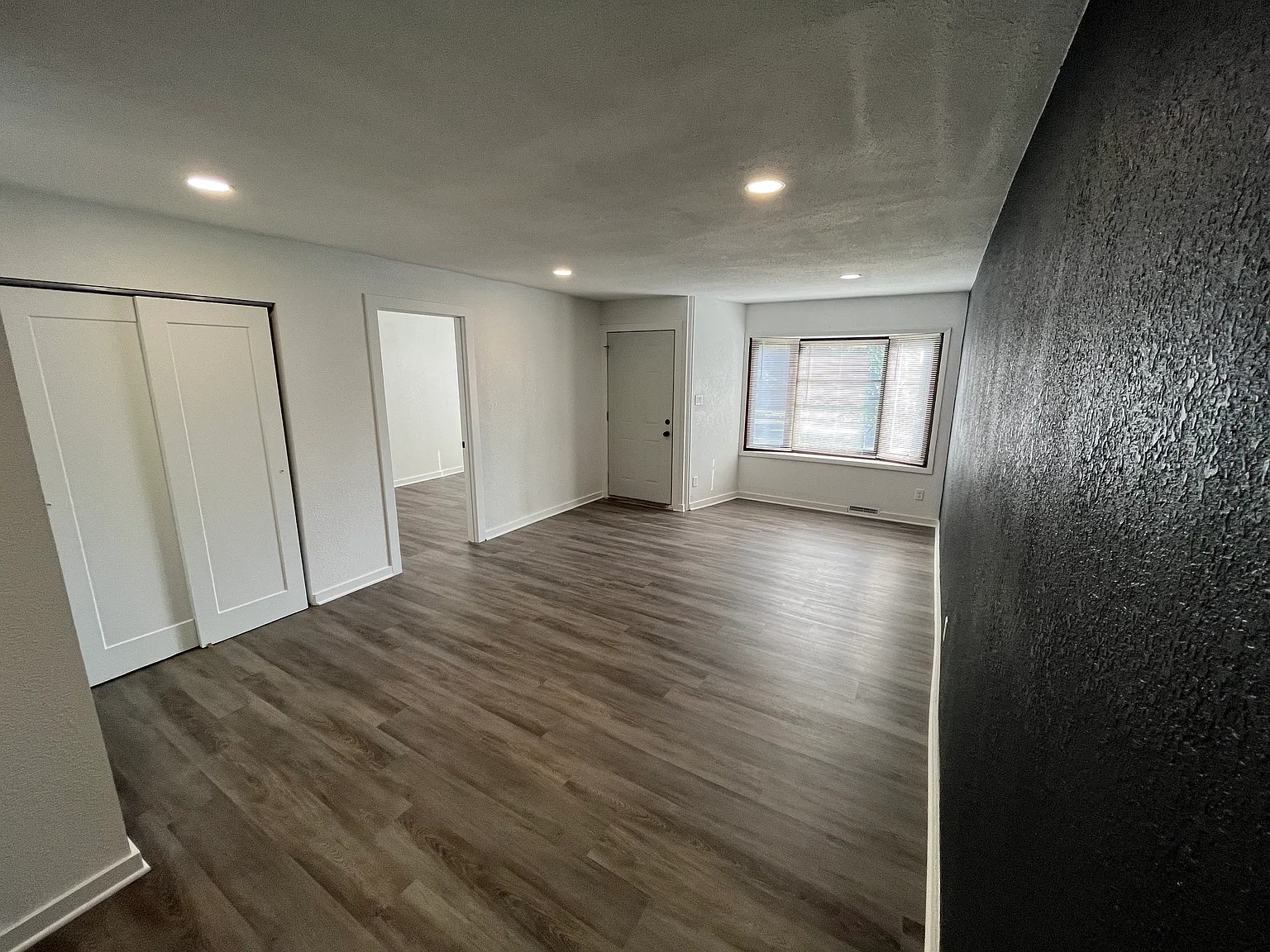 3 bed, 1300 sqft, $1,700 — Photo 3