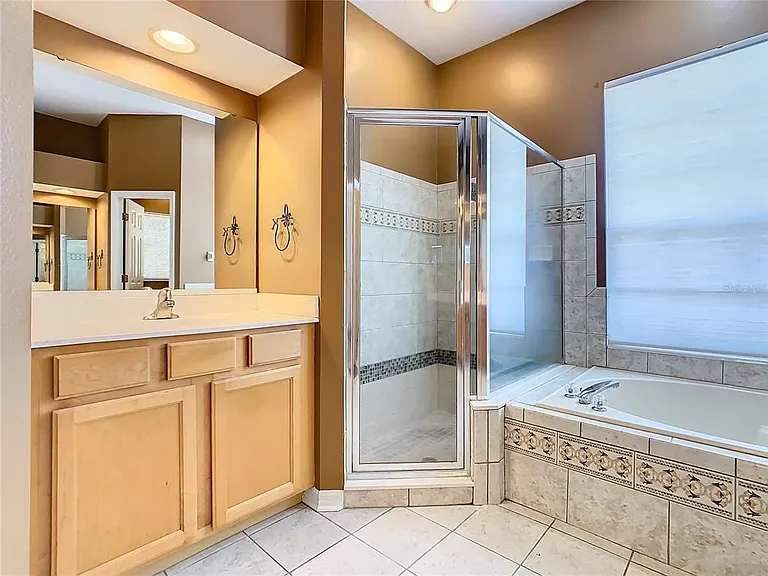 4925 Brightmour Cir — Photo 45