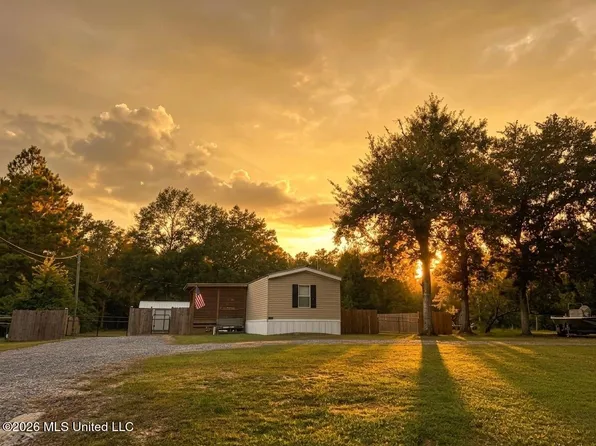 17185 Carnation St, Kiln, MS 39556