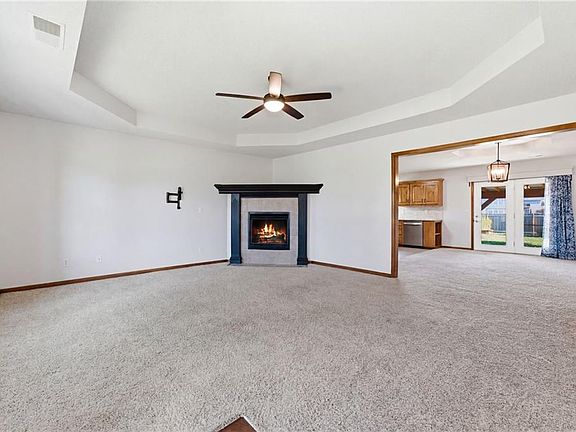 3rd image of 2104 Cherokee Dr
