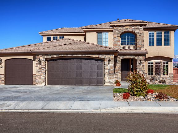3rd image of 2971 E Carmine Dr