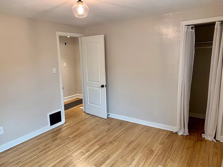 125 Roosevelt Ave — Photo 13
