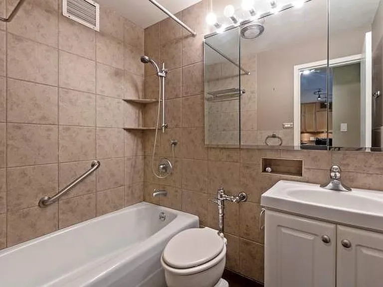 777 N Michigan Ave #1609 — Photo 8