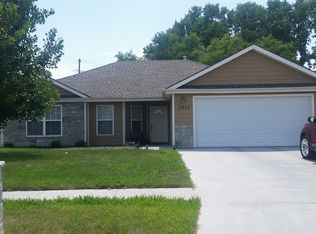 2813 Northwing Dr, Manhattan, KS 66502