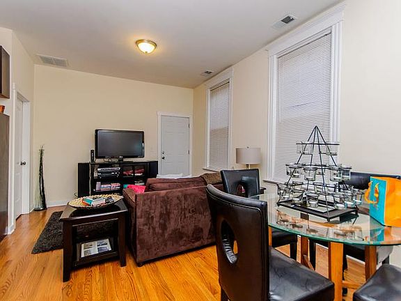 2nd image of 1827 N Hermitage Ave APT 2f