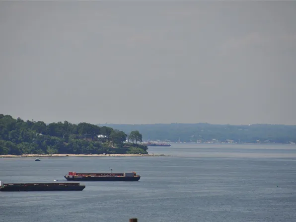 77 Grove Street, Glenwood Landing, NY 11547