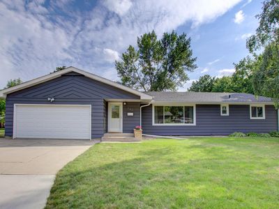 106 Northwoods Ave NE, Hutchinson, MN, 55350