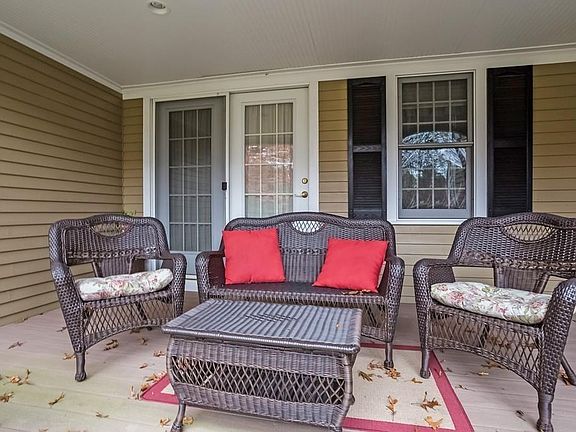 5th image of 1 Lemore Ave