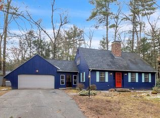 64 Heatherstone Rd, Amherst, MA 01002