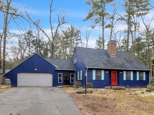 64 Heatherstone Rd, Amherst, MA 01002