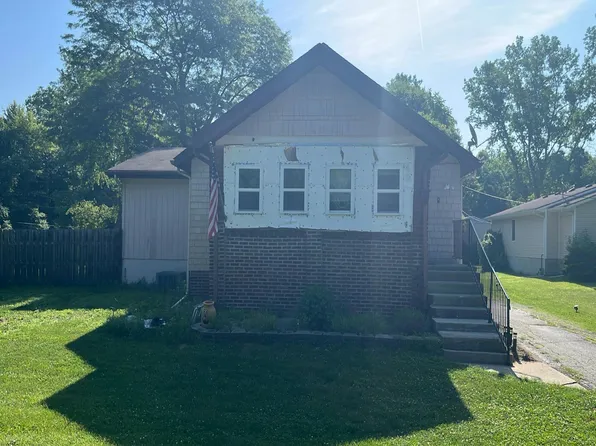 8746 Secor Rd, Lambertville, MI 48144