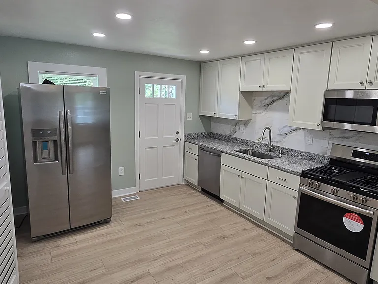 808 Hancock Ave — Photo 14