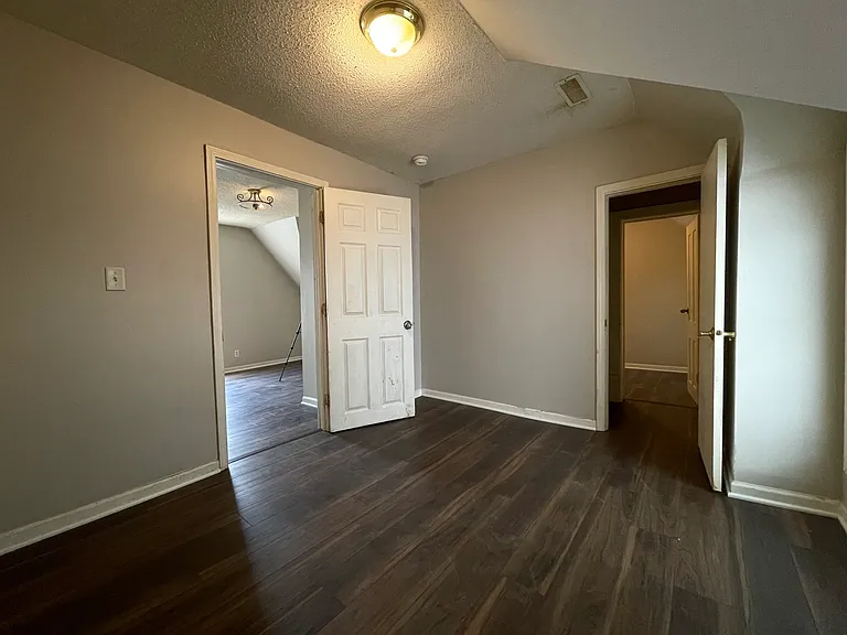 3255 Logan Ave N #2 — Photo 8