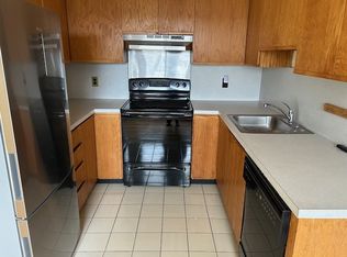 74 Chatterton Pkwy #2, White Plains, NY 10606