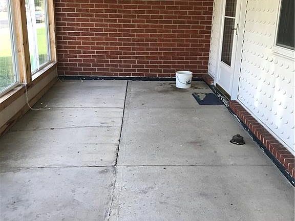 2nd image of 1961 Fair Oaks Dr