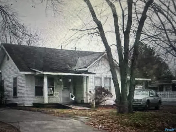208 Oak St, Albertville, AL 35950