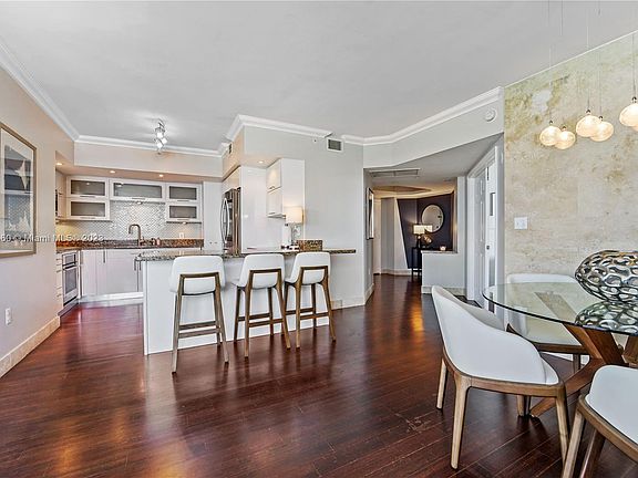 5th image of 1330 West Ave APT 2908
