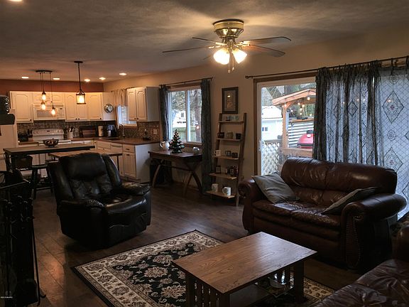 4th image of 1137 Thornapple River Dr SE