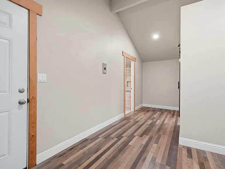 910 N Kaweah St — Photo 14