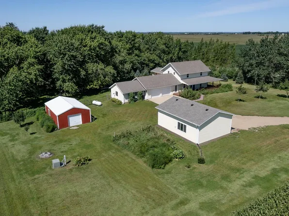 2763 160th St, Spirit Lake, IA 51360