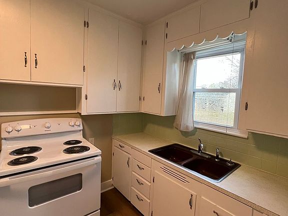 3rd image of 1203 S 2nd St