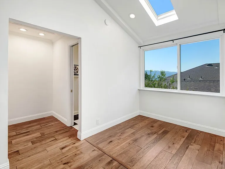 2401 Olive Ave — Photo 10