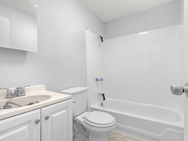 502 N Glover St — Photo 9