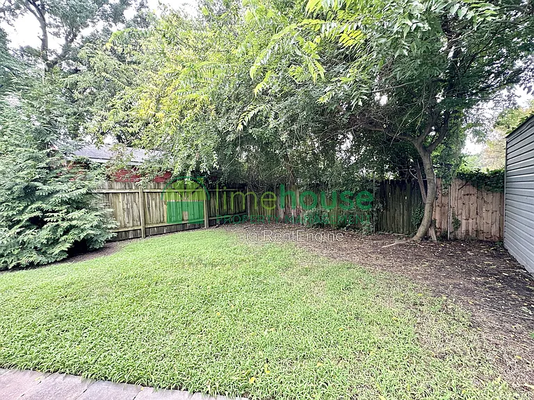 2835 Somme Ave — Photo 13
