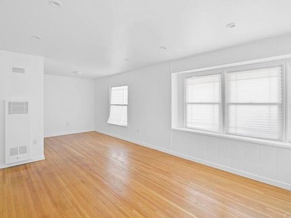 3rd image of 6020 Coldwater Canyon Ave #B