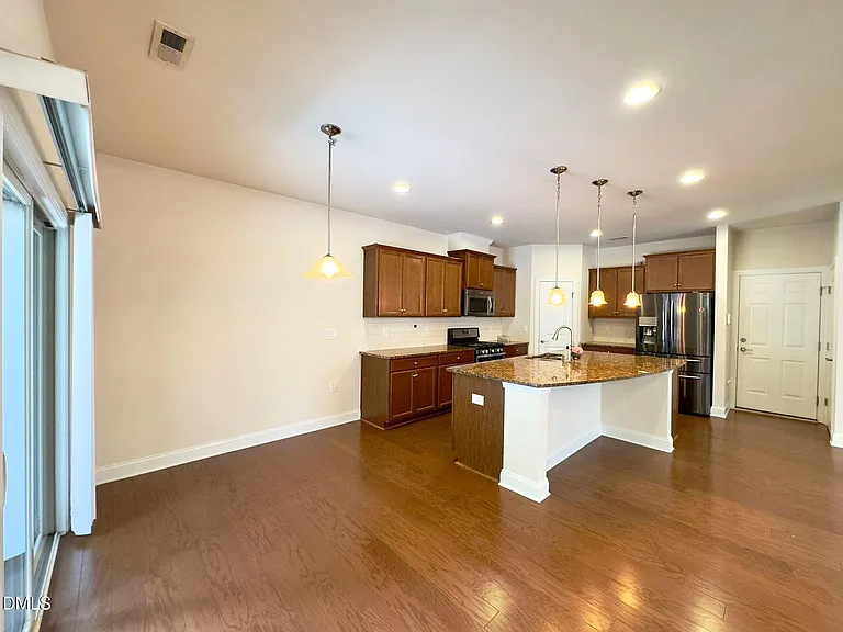 403 Daylin Dr — Photo 12