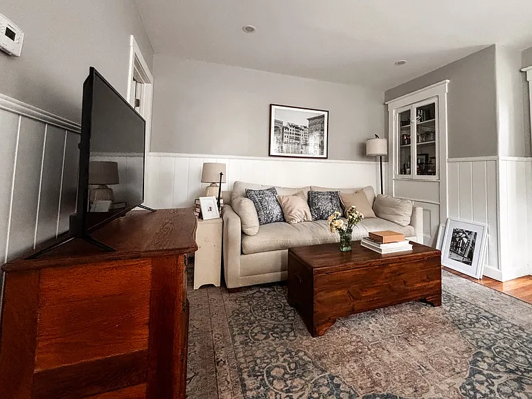 47 Laurel St #1 — Photo 9
