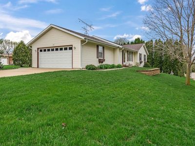 302 Hillside CIRCLE, Johnson Creek, WI, 53038