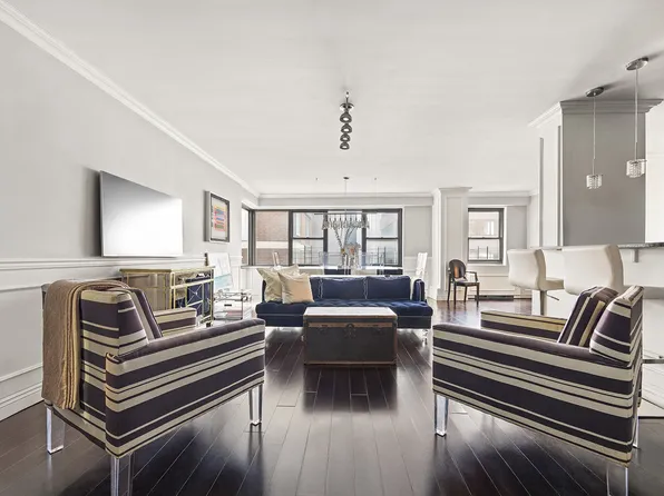 136 East 56th Street image 1 of 12