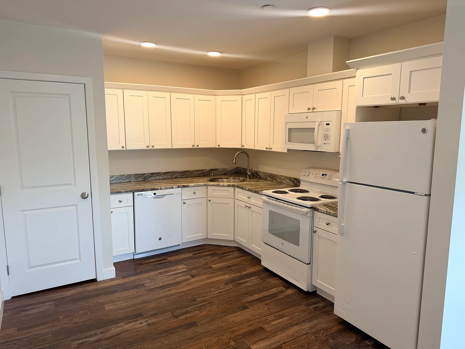 123 Shirley Ave — Photo 2