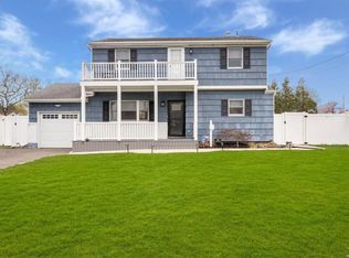 199 Bayview Ave, Bayport, NY 11705