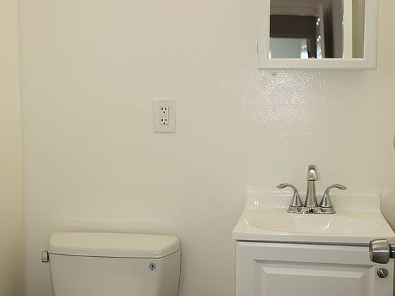 5th image of 365 Peoria St APT 1