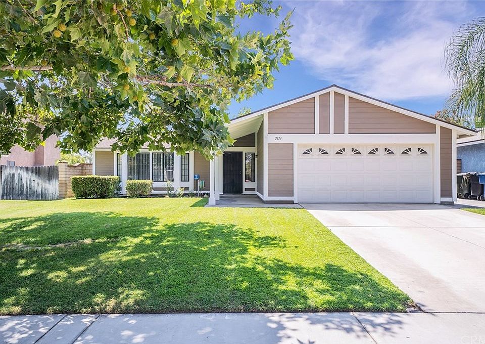 2nd image of 2913 Poplar Cir