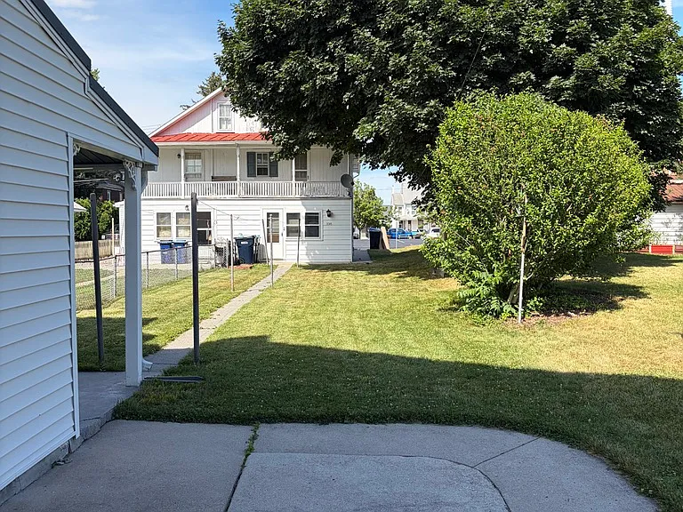 108 N Railroad St — Photo 5