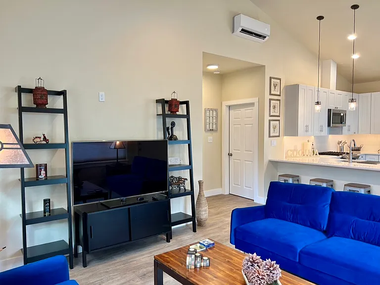 420 Euclid Ave #1 — Photo 3
