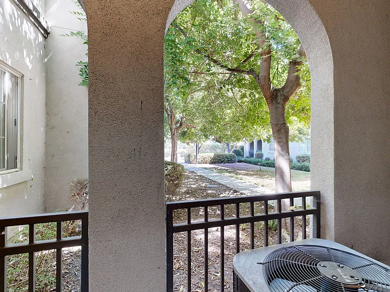 River Terrace — Photo 70