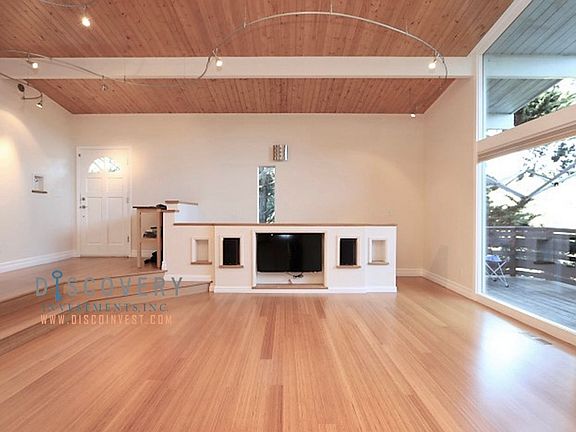 3rd image of 6812 Saroni Dr