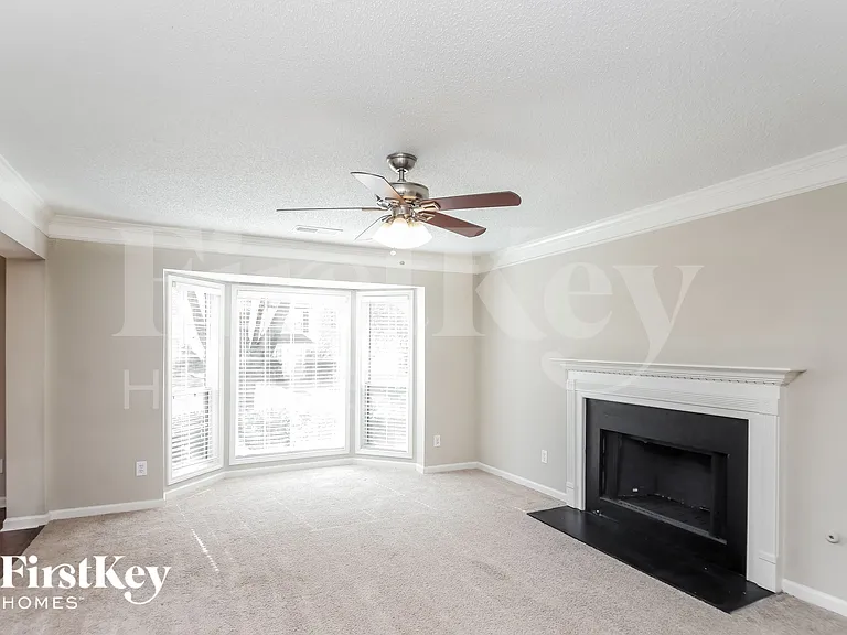2701 Chadwick Ln NW — Photo 3